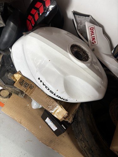 Hyosung 125 fuel - gt, tank